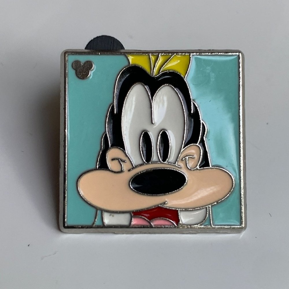Disney Goofy Pin - Character Faces Collection Hidden Mickey Series - 2012